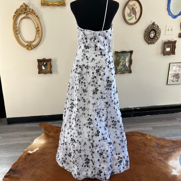 Vintage Y2K Blondie Nites by Linda Bernell Black & White Floral Halter Gown - Picture 4 of 6